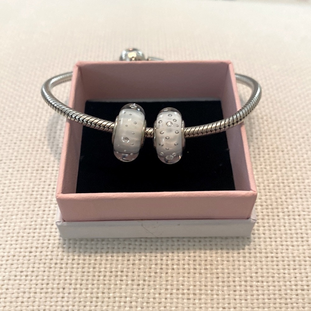 Set of 2 white Pandora murano beads, excellent used condition
